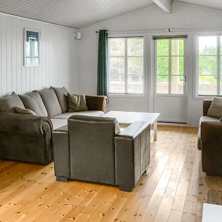 Holiday home In With Kitchen Kvenvaer