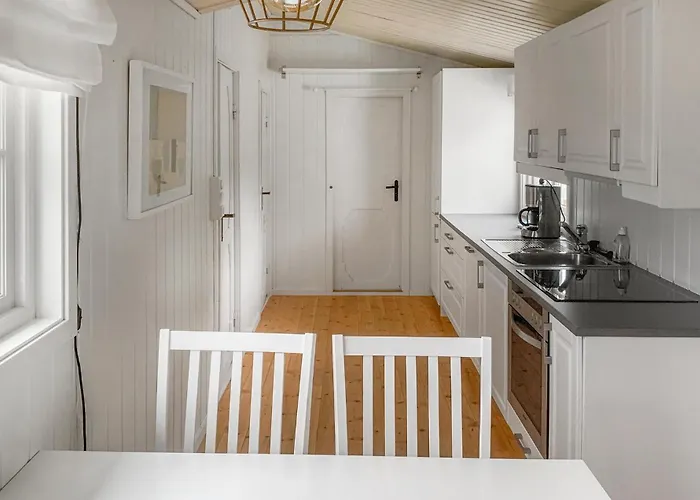 3 Bedroom In Kvenvaer