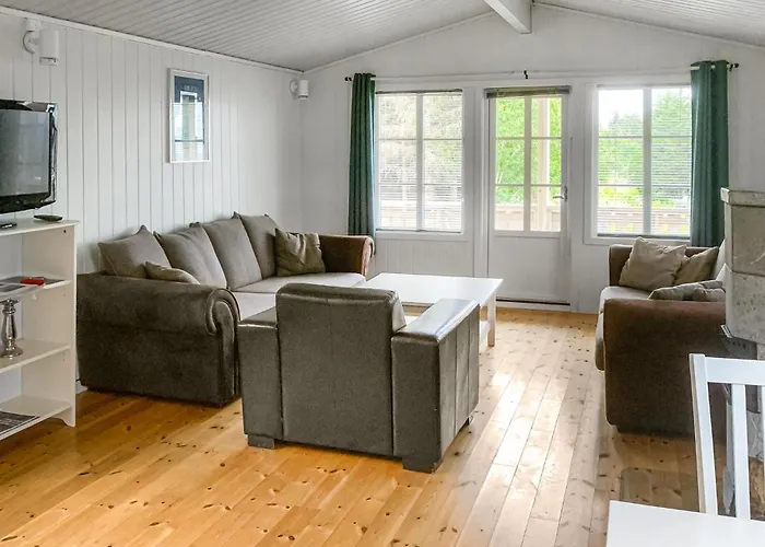 Holiday home 3 Bedroom In Kvenvaer